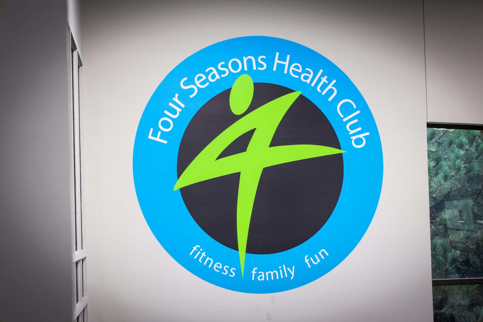 Four Seasons Health Club logo